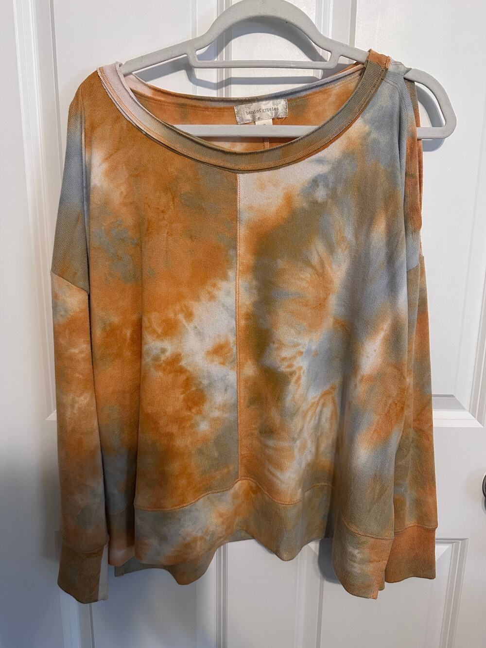 Band of Gypsies L/S Tie Dye Cold Shoulder Sweater Medium